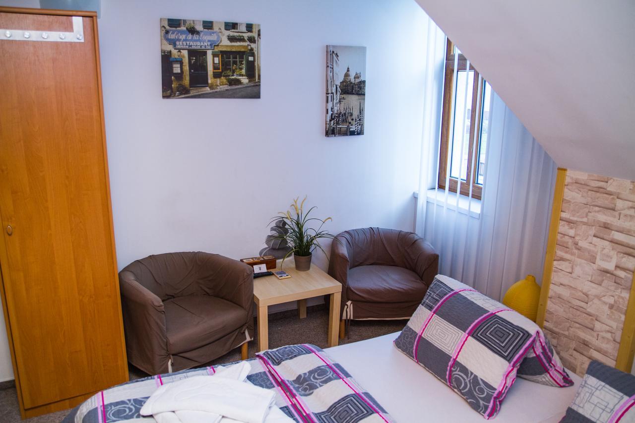 Pension Art Lázně Bohdaneč Buitenkant foto